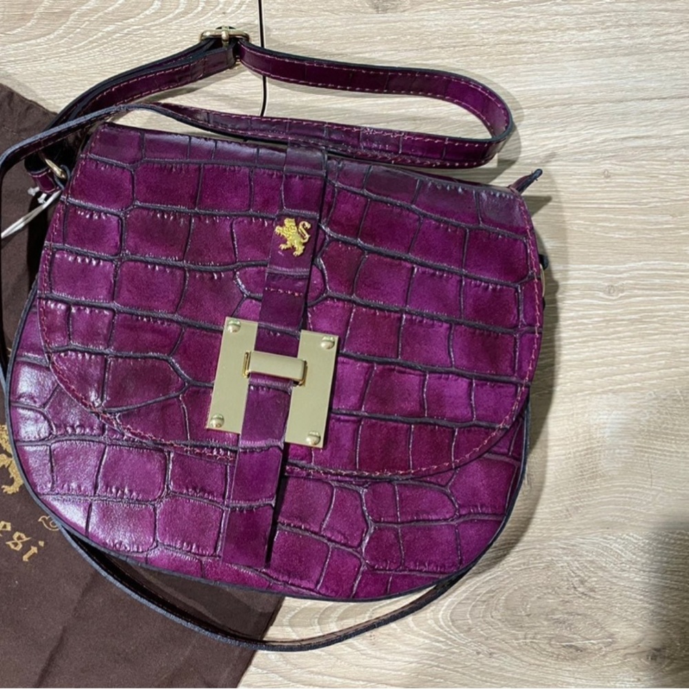 Elegant Purple Croc-Embossed Crossbody Bag